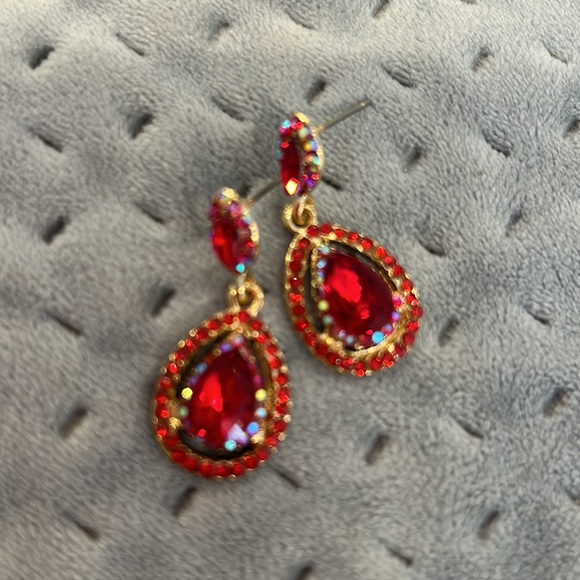 Red Pear Cut Crystals Earrings with Halo Borders-Boutique - Picture 3 of 4